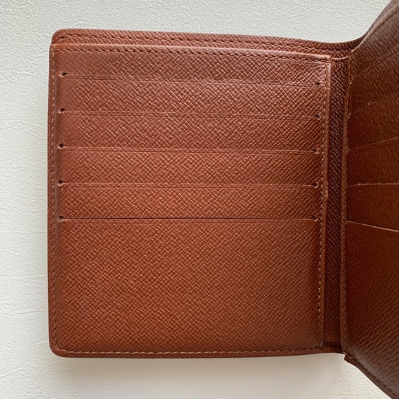 Louis Vuitton monogram bifold wallet - Picture 7 of 9